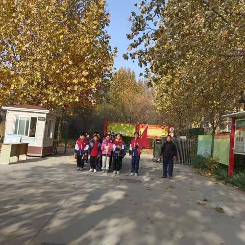 缅怀革命先烈，传承红色基因—石佛镇小学学生参观韩子栋纪念馆纪实