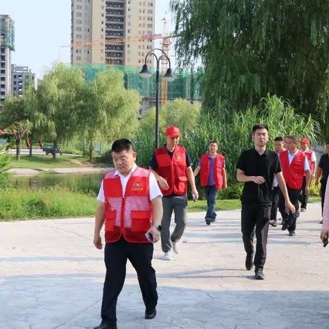 周晓静到第四网格开展“步行东明 丈量文明”活动