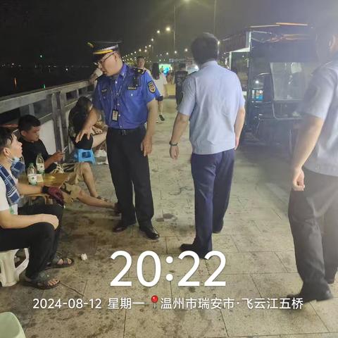 夜市新颜：锦湖中队护航“烟火气”中的安全与繁荣