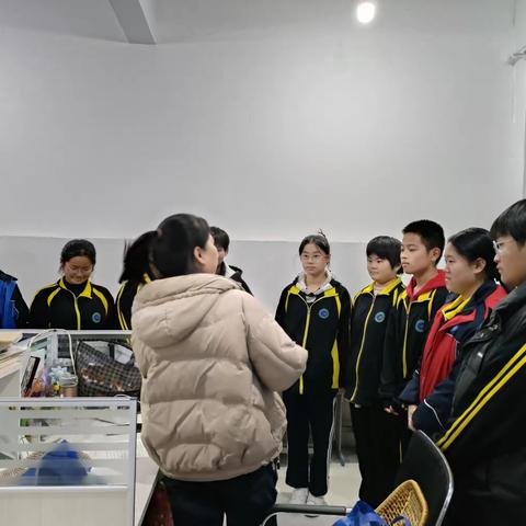 励志拼搏 ----实验中学八年级励志教育活动