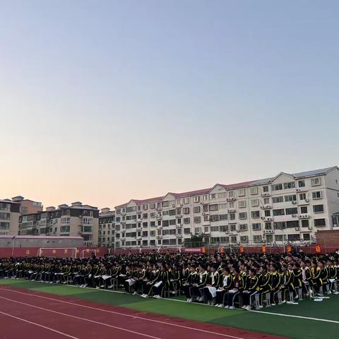精析数据明优劣，深省教学助提升——大名县第十中学召开2025届九年级第一次质量检测系列会议
