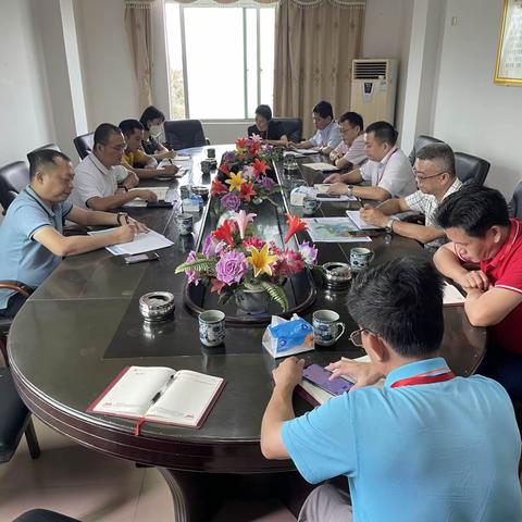 东新农场公司党委委员、副总经理杨少雄到东兴公司开展调研