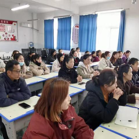 家校携手共育，共谱教育新篇------张寨镇中心小学中心校区家长座谈会