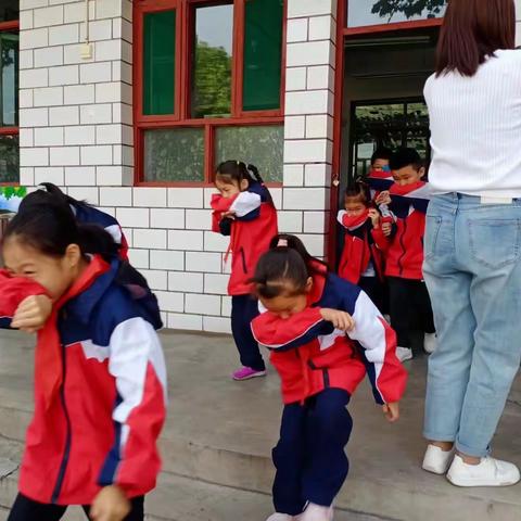 万安中心校西梁学校消防演练纪实