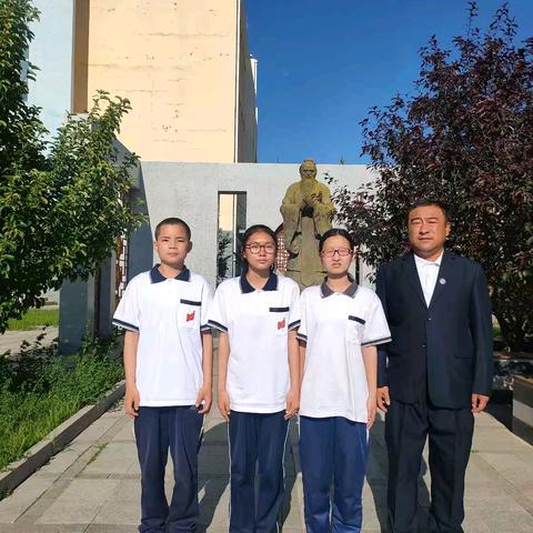 情暖人间，大爱无疆——集宁区新世纪中学资助贫困生纪实