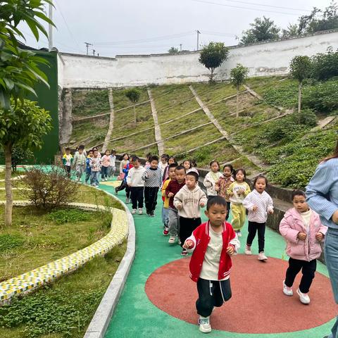 邂逅秋日，与你“童”行—正安七幼大一班10月活动记录