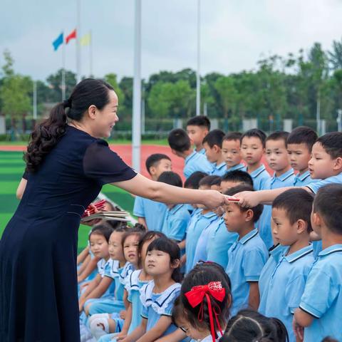 小学初体验 衔接促成长——第二完全小学幼儿园大班参观小学活动