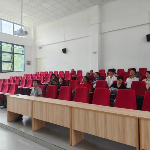 铭记历史 砥砺前行——大田一中第一党支部集中收看抗战胜利80周年阅兵直播