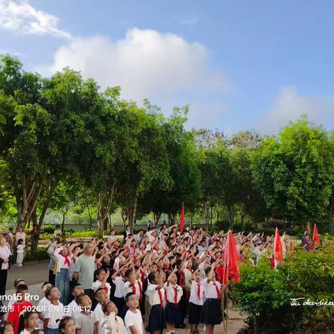 “高举队旗跟党走，做新时代好队员”——耿马镇弄巴完小庆六一活动