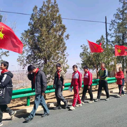 “缅怀革命先烈，赓续红色血脉”——定仙墕镇九年制学校清明节祭扫活动