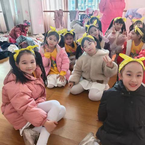 舞蹈社团期末小结：成长的舞步，欢乐的时光