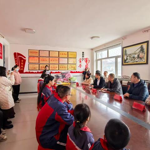 “聚爱助学·春苗计划”爱心书包公益活动——沽源县白土窑乡寄宿制学校