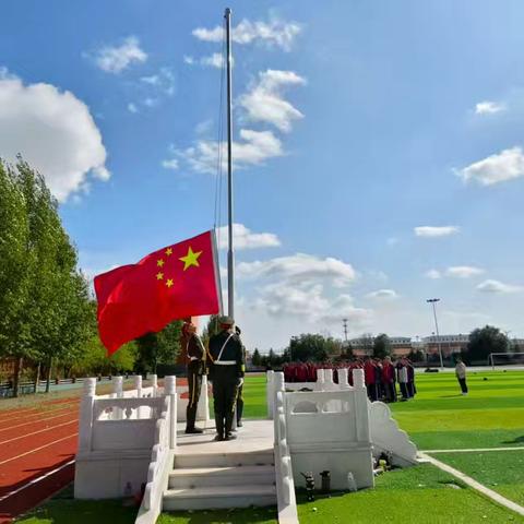 沽源县白土窑乡寄宿制学校军训演练活动纪实