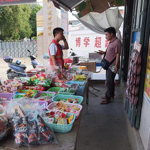 龙卧村开展打击“私彩”宣传活动