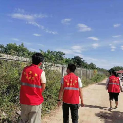 新龙镇龙卧村网格员持续开展铁路周边排查
