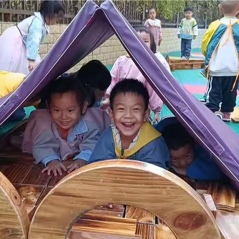 新庙镇实验幼儿园-我的观察故事——搭建帐篷床