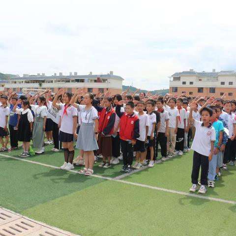 “情系母校、心向未来！”—广南县城区第四小学校举行六年级毕业典礼