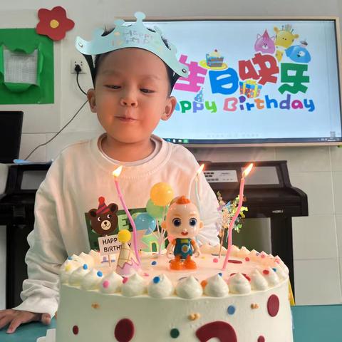 我在幼儿园小朋友陪我过生日 辰阳街道公办幼儿园小班 朱幕泽小朋友生日会