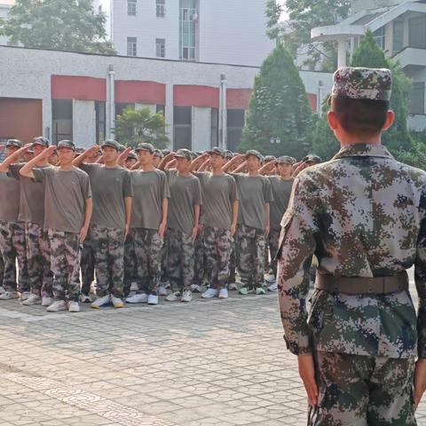 烈日炎风何所惧 不负青春壮志举 —— 开封市科技工业学校2023级新生国防教育暨军训记录