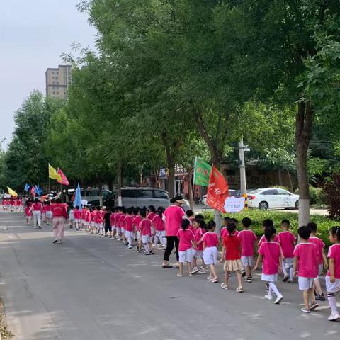 阳光幼儿园——参观博济桥街道第一小学的幼小衔接活动。