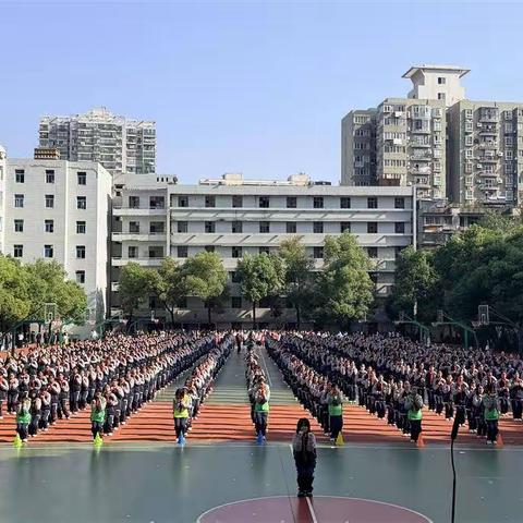 燃动金秋，青春飞扬 ——2025年武珞路中学秋季运动会 实验八年级风采展示
