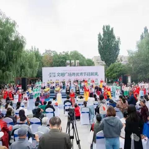 【畅享星期天】舞韵传文明 各族共欢乐——历下区文明广场舞展演点亮甸柳第三社区