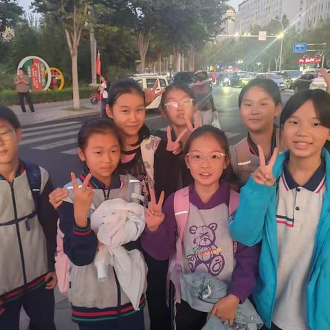 2024.10月11日 跳蚤市场海报制做