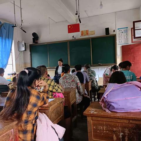 “生命如花，安全第一”——辣子寨小学暑假安全教育