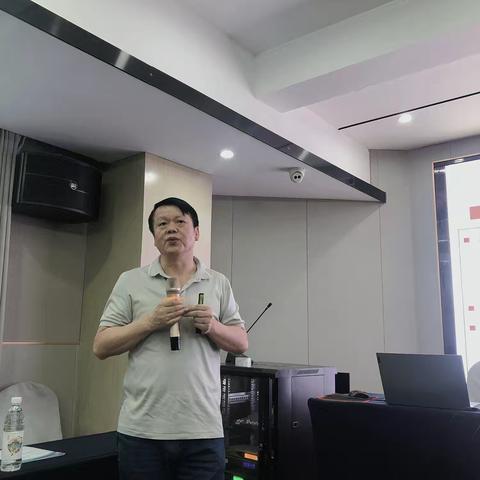 聆听柳水平校长讲座：启迪新优质教育，赋能成长之路 ——“省培计划（2025）”天门市优秀青年教师学习