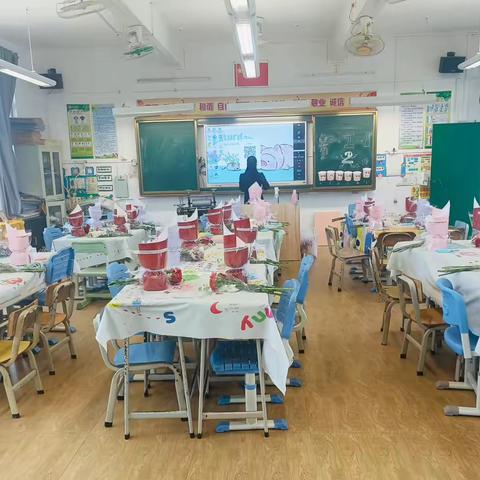 巾帼绽锦联 ，美丽绽新颜 ‍        ——2025年锦联小学工会庆祝“妇女节”插花活动 ‍ ‍