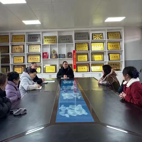 “食”刻守护，家校同行——楠杆镇中心学校西校区组织召开膳食监督家长委员会进校观摩活动