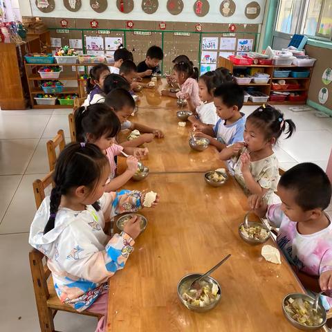 中班学习故事《幼之食趣，告别挑食偏食》