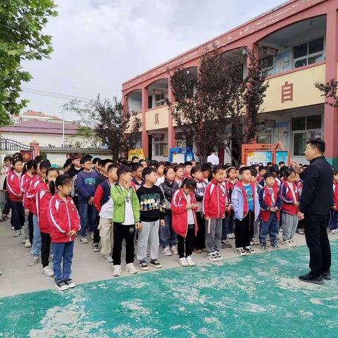 守护生命、防患未然——潘店镇大辛庄小学开展防震演练活动！