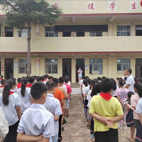 资阳市雁江区中和镇龙潭小学中秋国庆放假通知