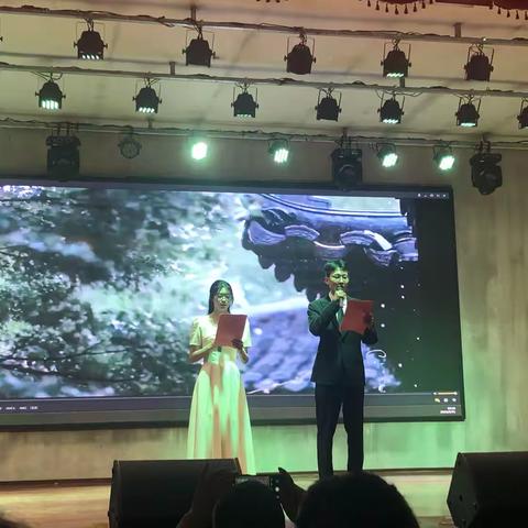 2025年菏泽市定陶区育华高级中学第一届“青春韶华，筑梦远航”文化艺术节文艺汇演！