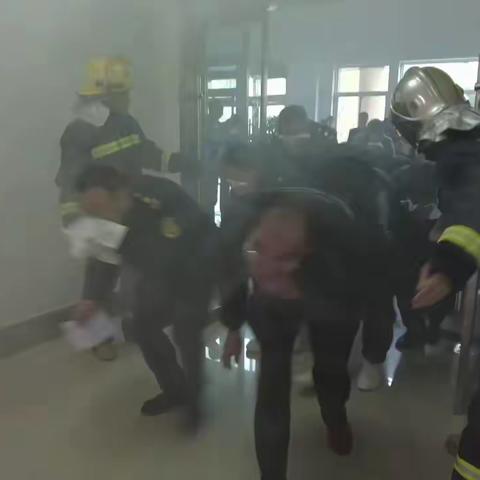 驼峰路街道办消防所深入辖区市城管局环卫中心开展消防安全培训演练