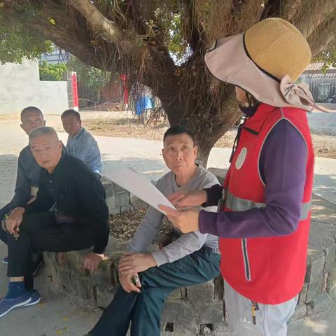 三家镇水东村网格员入户开展法治宣传