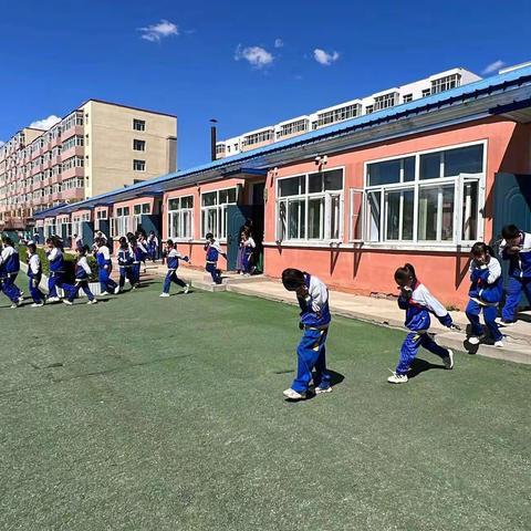 双城区第六小学校消防安全演练活动纪实