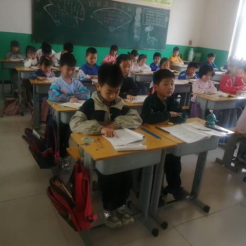 张二庄镇北英封小学“关爱学生，幸福成长”