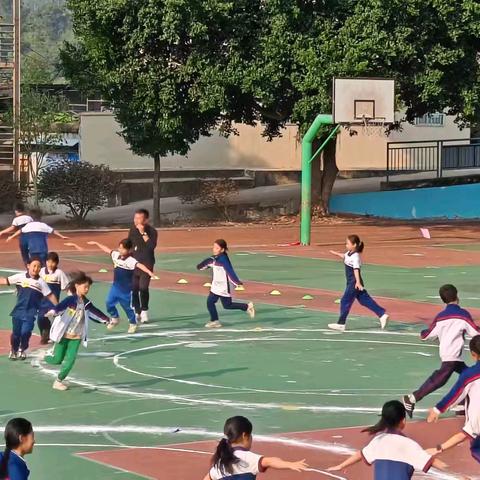 “百师送百课”:助力城乡教育均衡发展