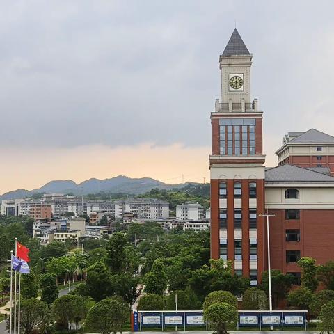 力“拔”山河展风采，凝心聚力向未来—郴州市林邑中学（郴州市一中北校区）初二年级拔河比赛