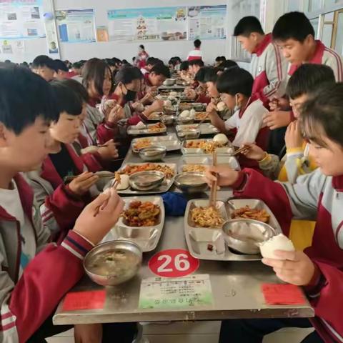 办好学校食堂，保障师生健康