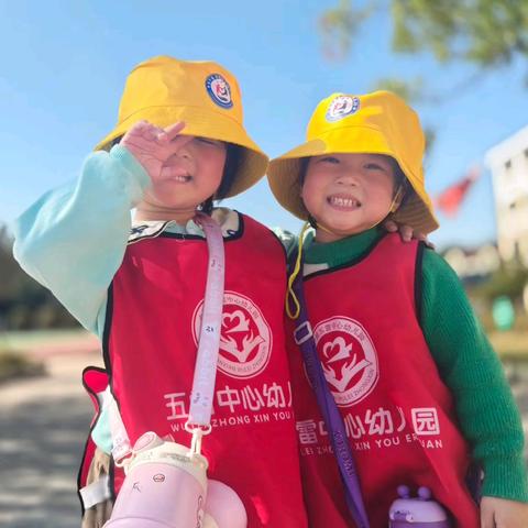 小班秋游·在收获后的田野上