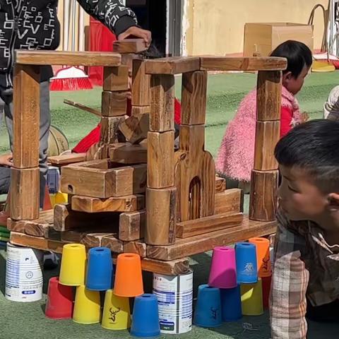 清平镇中心幼儿园商庄分园视频重温《高楼“柱”塔》