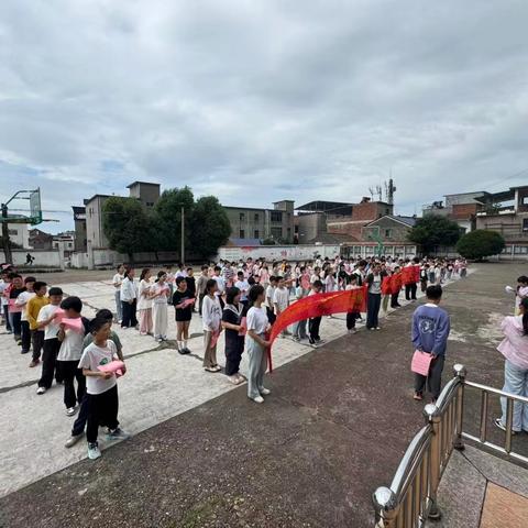 筑牢安全防线 护航少年成长 ——瑞洪镇社区走进中心小学开展安全教育活动