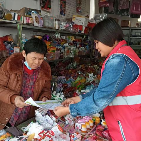 八所镇滨海社区网格员开展“扫黄打非”宣传活动