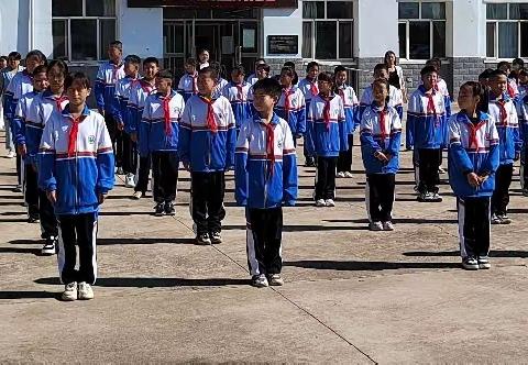 争做新时代好少年———索伦牧场小学少先队建队日活动