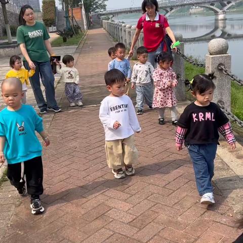 2024年爱育幼童托②班四月精彩瞬间