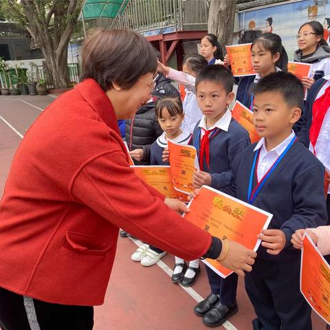 逐光而行启新程，热辣滚烫绘新篇