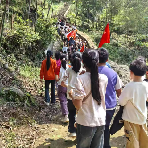 “亲自然，砺青春”——武阳学校六王校区开展远足活动